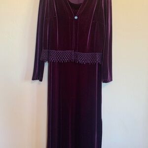 Velveteen maxi dress with cropped jacket. Size P6.